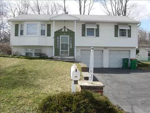 86 S Gate, Poughkeepsie, NY 12601 photo 1