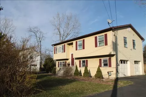 40 Stuart Dr, Poughkeepsie, NY 12603 photo 1