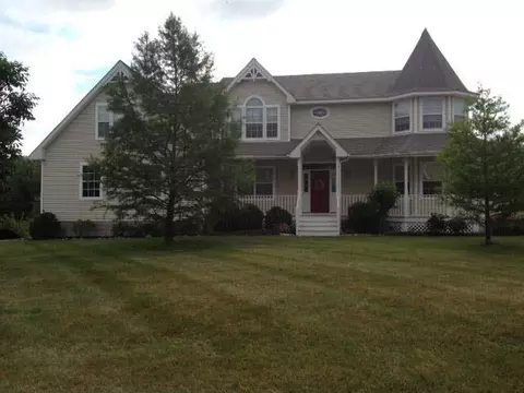 24 Regency Dr, Poughkeepsie, NY 12603 photo 1