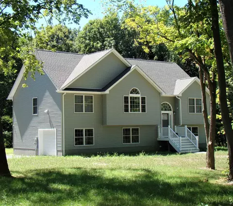 59 Horseshoe Rd, Washington, NY 12545