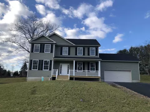 69 Kensington Ln, Poughkeepsie, NY 12603