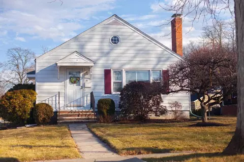 25 Kingston Ave, Poughkeepsie, NY 12603