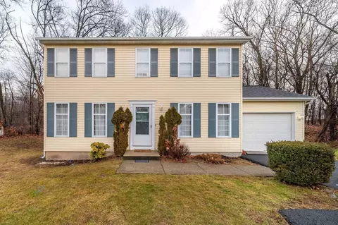 20 Waldorf Pl, Poughkeepsie, NY 12601