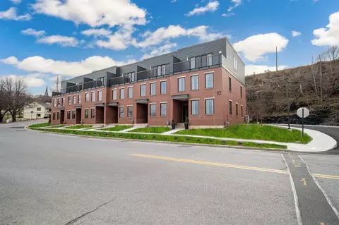 10 Beekman St #2, Beacon, NY 12508
