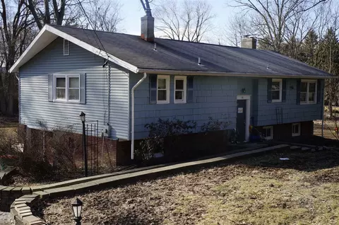 95 Colburn Dr, Poughkeepsie, NY 12603