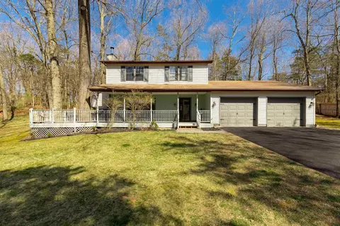 6 Four Fields Ct, Wappinger, NY 12590