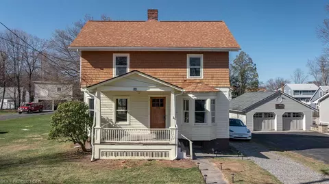 10 Finger St, Saugerties, NY 12477