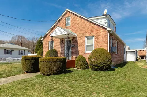 4 Mc Cafferty Pl, Wappinger, NY 12590