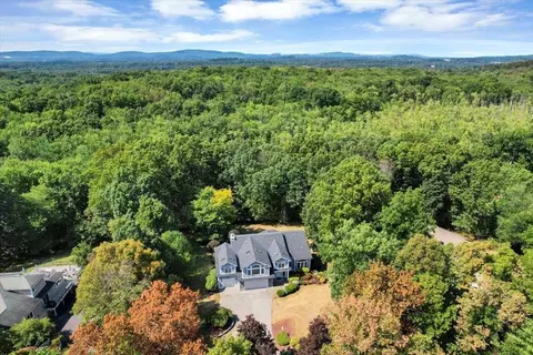 16 Stonehedge Dr, La Grange, NY 12603