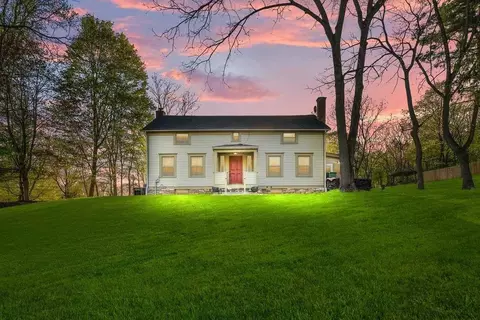 117 Cardinal Rd, Hyde Park, NY 12538
