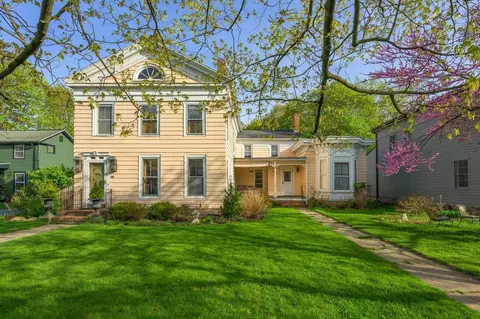 27 Kinderhook St, Chatham, NY 12037