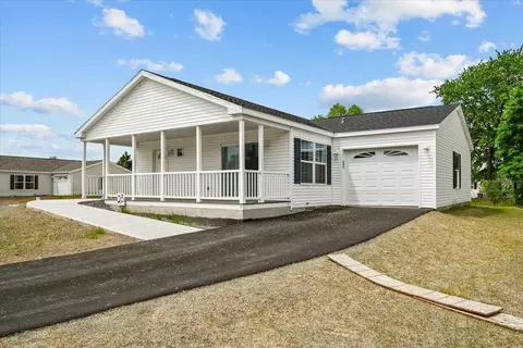 23 Orlando Dr, Arlington, NY 12603