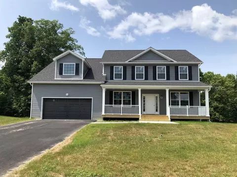 85 Kensington Ln, Poughkeepsie, NY 12603