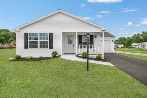 16 Orlando, Arlington, NY 12603