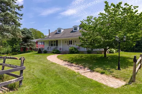 422 Masten Rd, Pleasant Valley, NY 12569