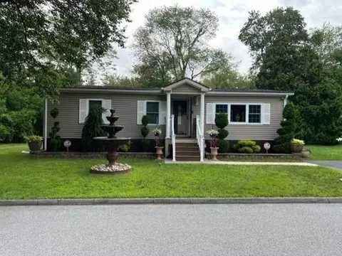 12 Leisure, Hyde Park, NY 12538