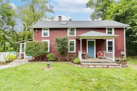 216 Spring Lake Rd, Red Hook, NY 12571