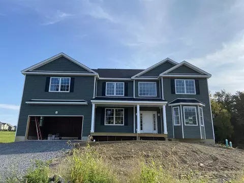 76 Kensington Ln, Poughkeepsie, NY 12603