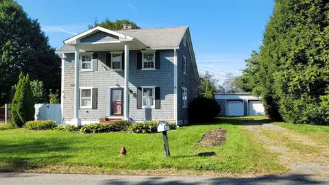 36 Briarcliff Ln, Pine Plains, NY 12567