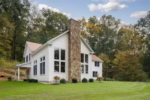 26 Jerry Ln, Wassaic, NY 12592