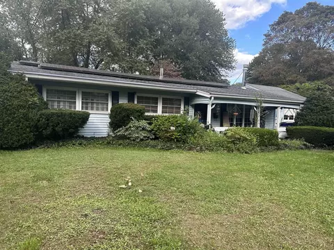 5 Princeton St, Red Hook, NY 12571