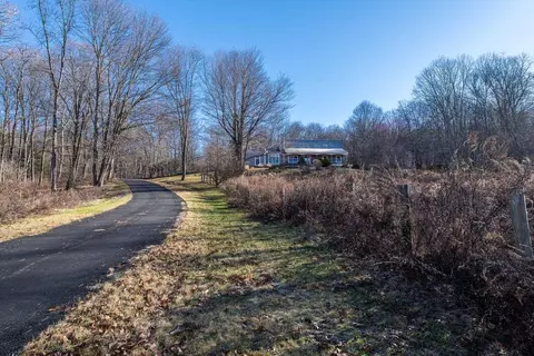 600 Clinton Hollow Rd, Clinton, NY 12578