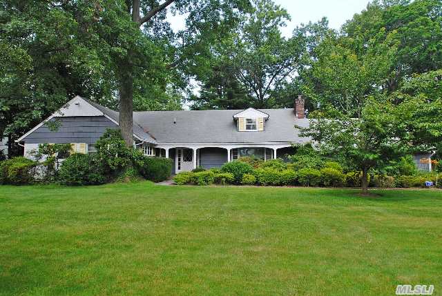 3 Ridge Dr E, Great Neck, NY 11021 photo 1