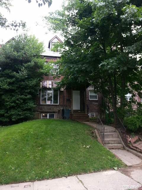 137-73 75th Rd, Flushing, NY 11367 photo 1