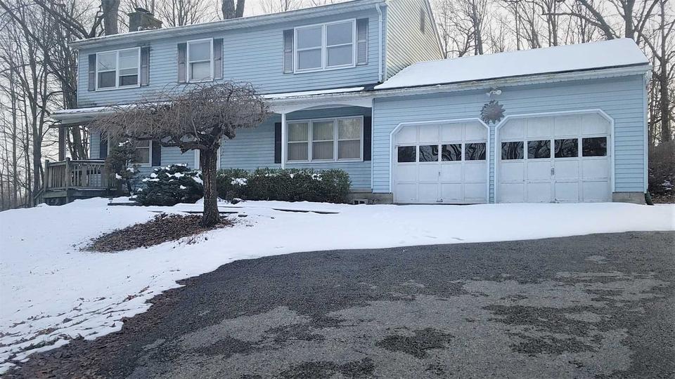 14 Hagan Dr, Poughkeepsie, NY 12603 3 Photos MLS 406761 Movoto