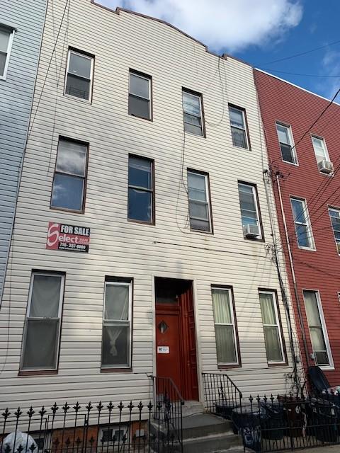 285 Devoe St, Brooklyn, NY 11211 photo 1