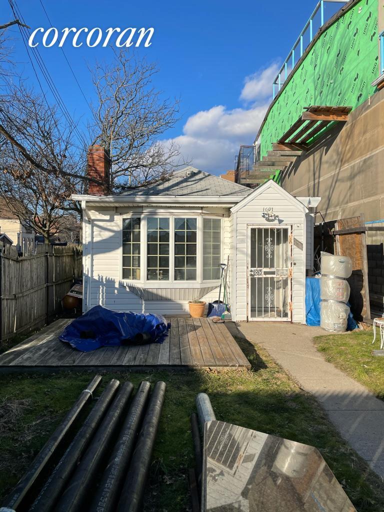 1601 Oriental Blvd, Brooklyn, NY 11235 5 Photos MLS CORC6220657