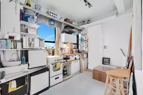 172 E 4th St #8G, New York, NY 10009
