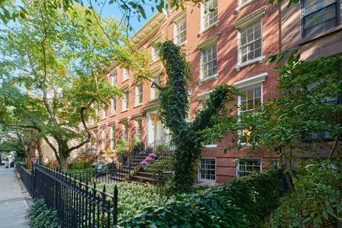 453 W 24th St, New York, NY 10011
