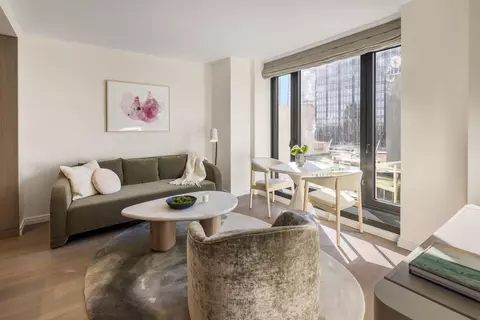 111 W 56th St #39H, New York, NY 10019