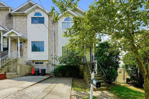 110 Arnold St #NA, Staten Island, NY 10301
