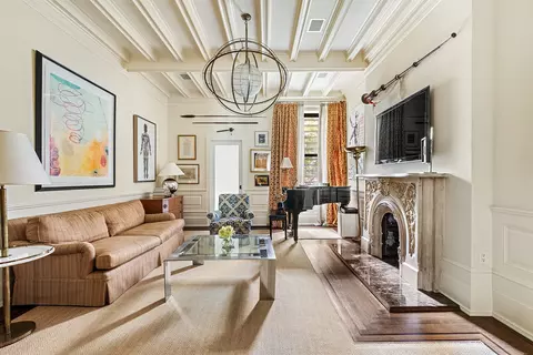 315 W 84th St, New York, NY 10024