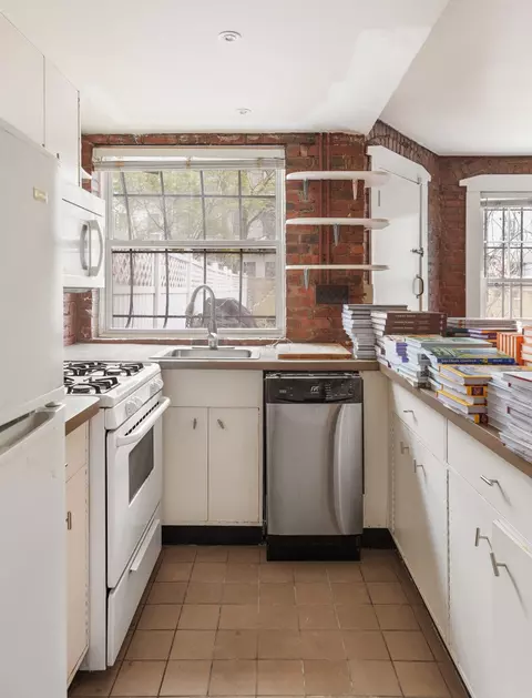 341 E 116th St, New York, NY 10029