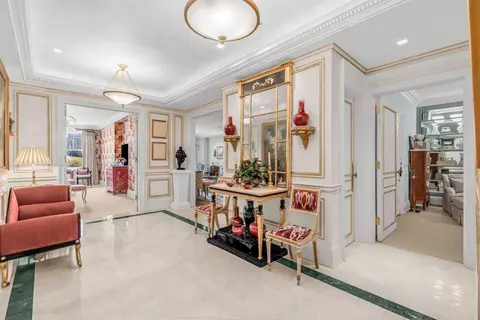 781 Fifth Ave #701, New York, NY 10022