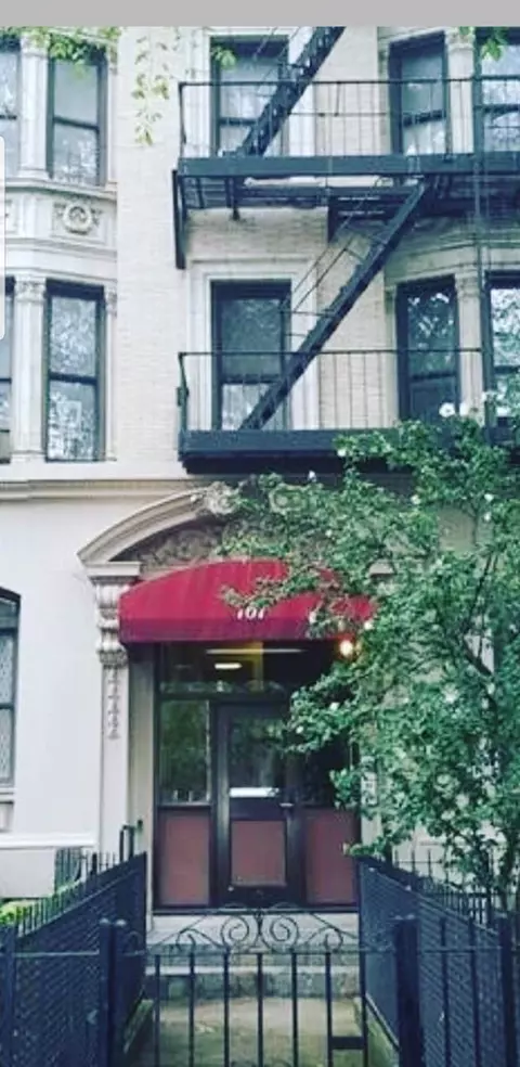767 Eastern Pkwy #1B, Brooklyn, NY 11213