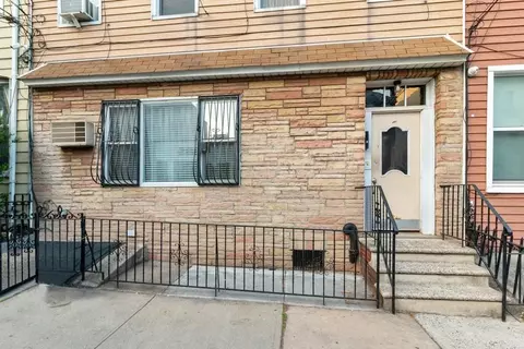 181 N 8th St #NA, Brooklyn, NY 11211