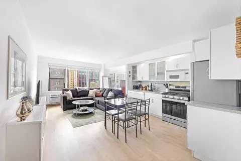 245 E 24th St #11K, New York, NY 10010
