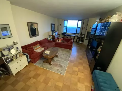269-10 Grand Central Pkwy #8X, New York City, NY 11005