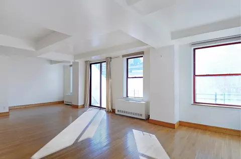 40 E 61st St #14A, New York, NY 10065