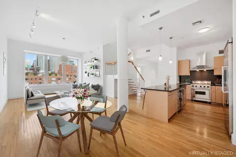 121 W 19th St #PHF, New York, NY 10011