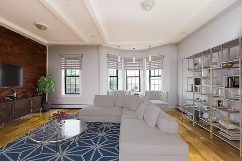 390 E 49th St, Brooklyn, NY 11203