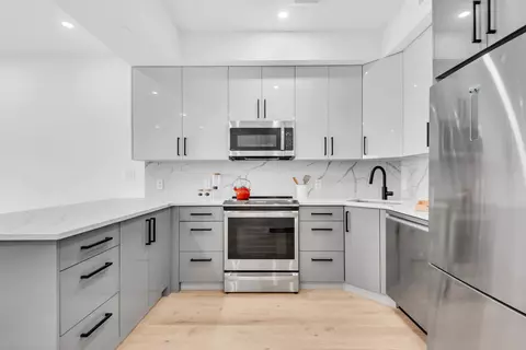 41-13 39th Pl #3, Sunnyside, NY 11104