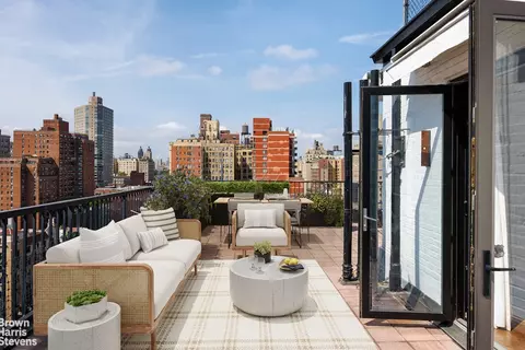 166 E 96th St #PHD, New York, NY 10128