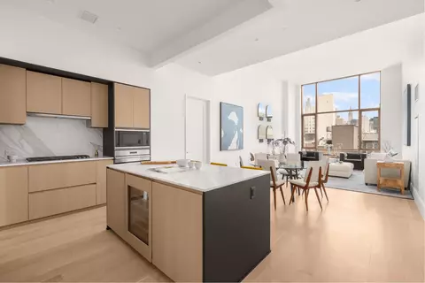 215 E 19th St #4D, New York, NY 10003