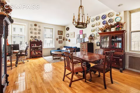 57 W 58th St #8A, New York, NY 10019