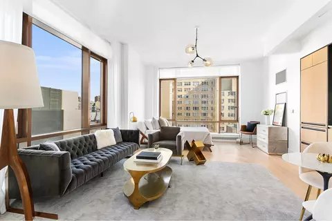 215 E 19th St #2G, New York, NY 10003